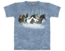 Mountain Winter Run Horse